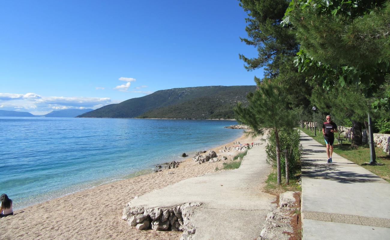 Foto af Grabar Beach med let fin sten overflade