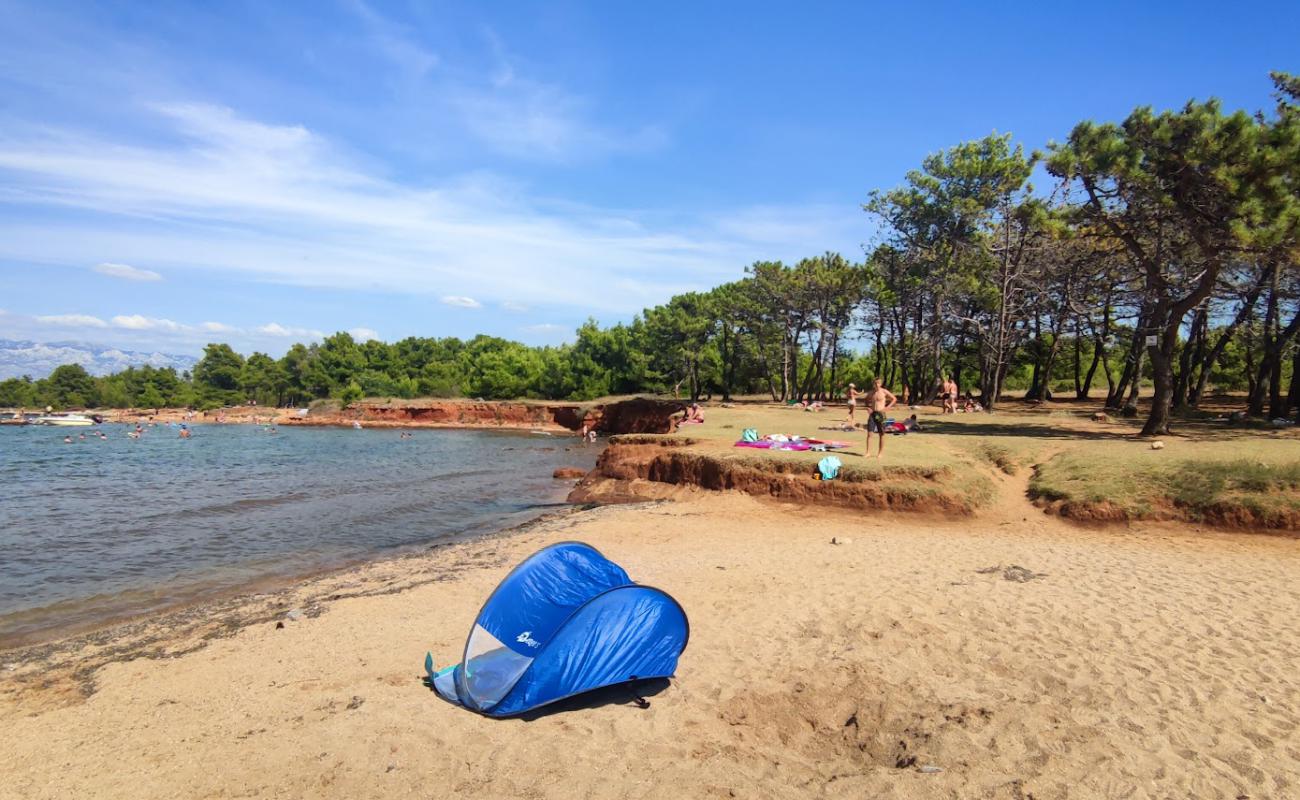 Foto af Plaza Skrpinica med lys sand overflade