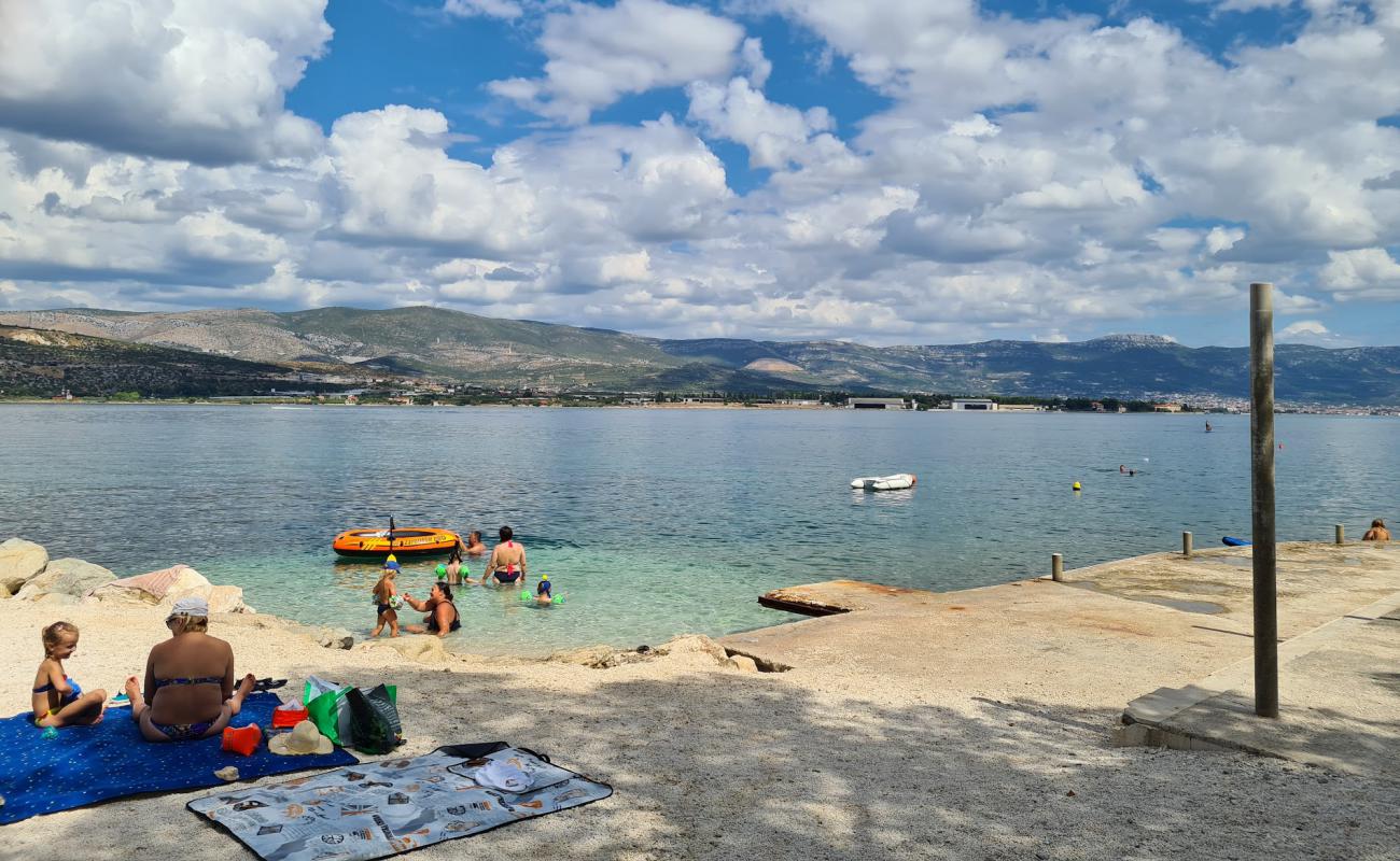 Foto af Mastrinka Beach med let fin sten overflade