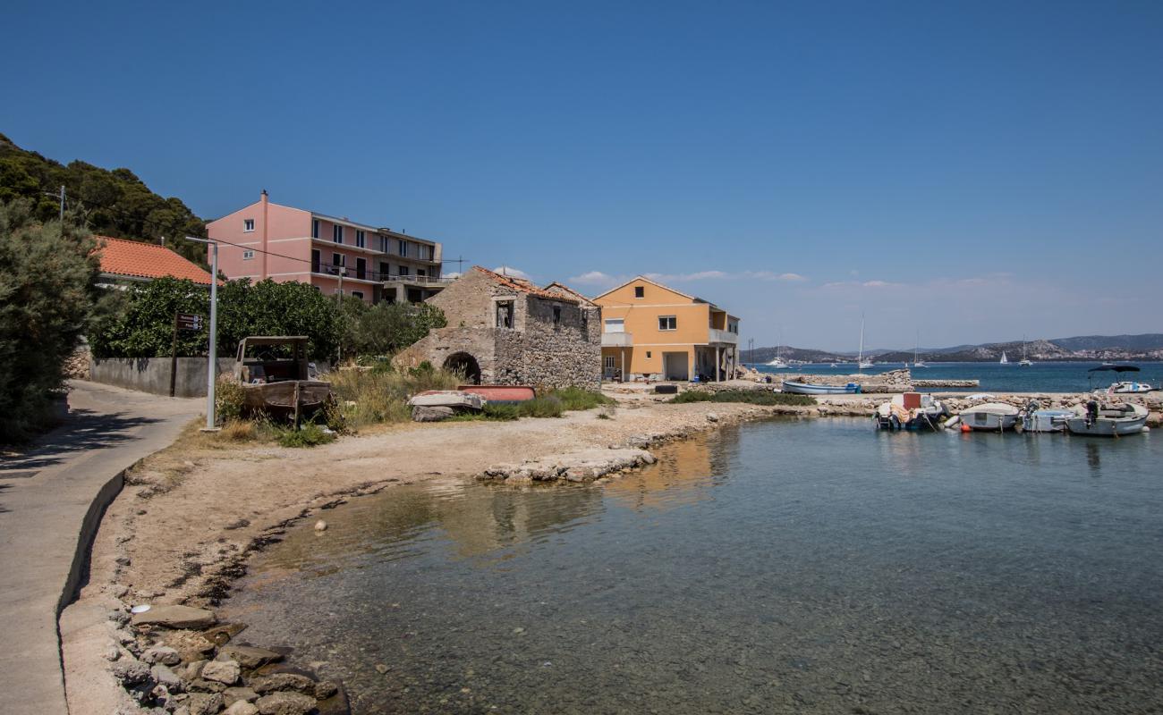 Foto af Vrgada Beach med sten overflade