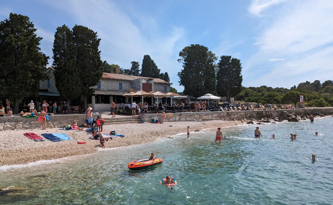 Foto af Plaza Otok Sveti Jerolim med sten overflade