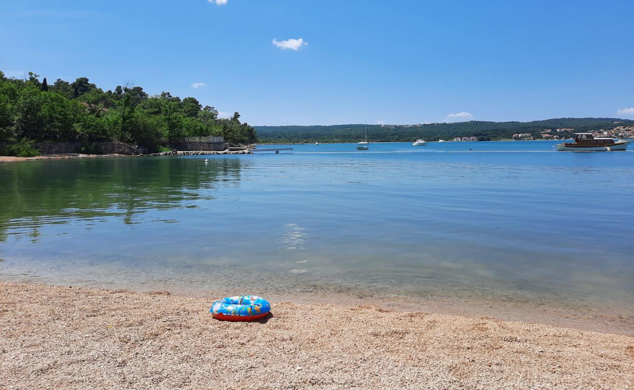 Foto af Slamni Beach med grå fin sten overflade