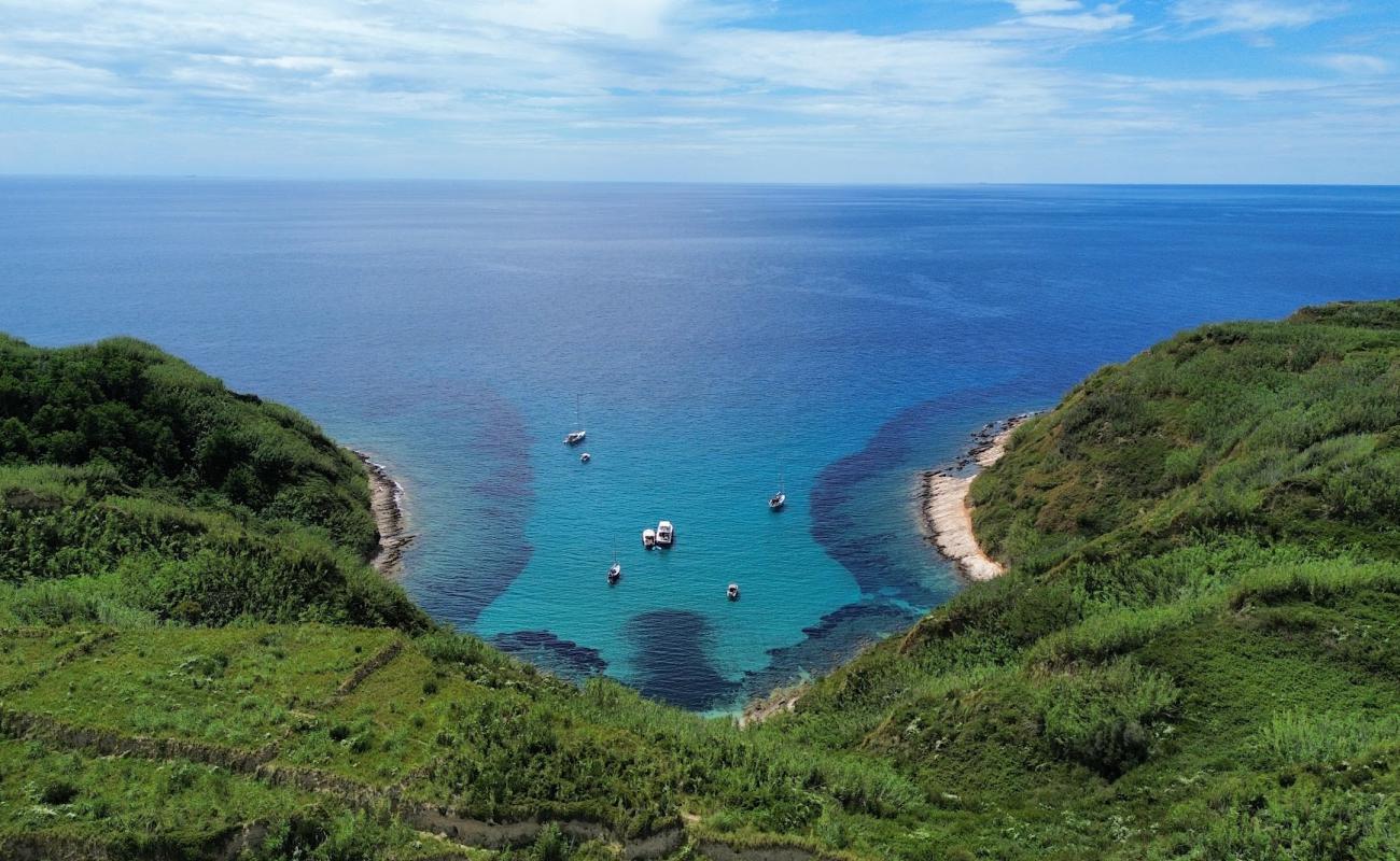 Foto af Uvala Porat med sten overflade