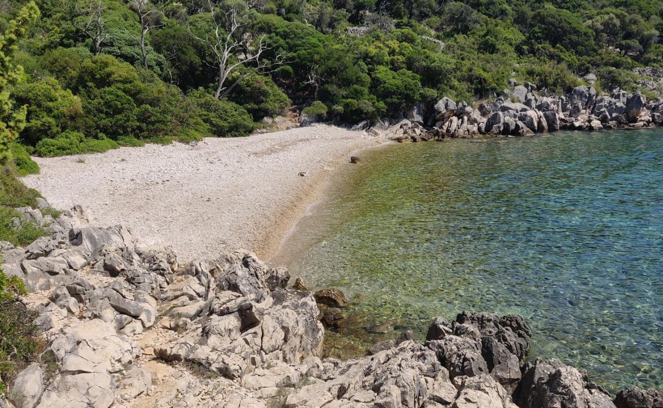 Foto af Uvala Vadikandija med sten overflade