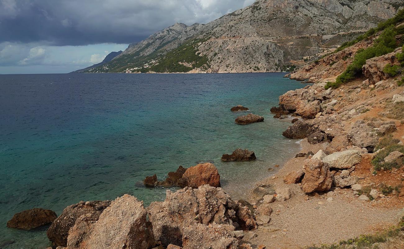 Foto af Vruja FKK Beach med sten overflade