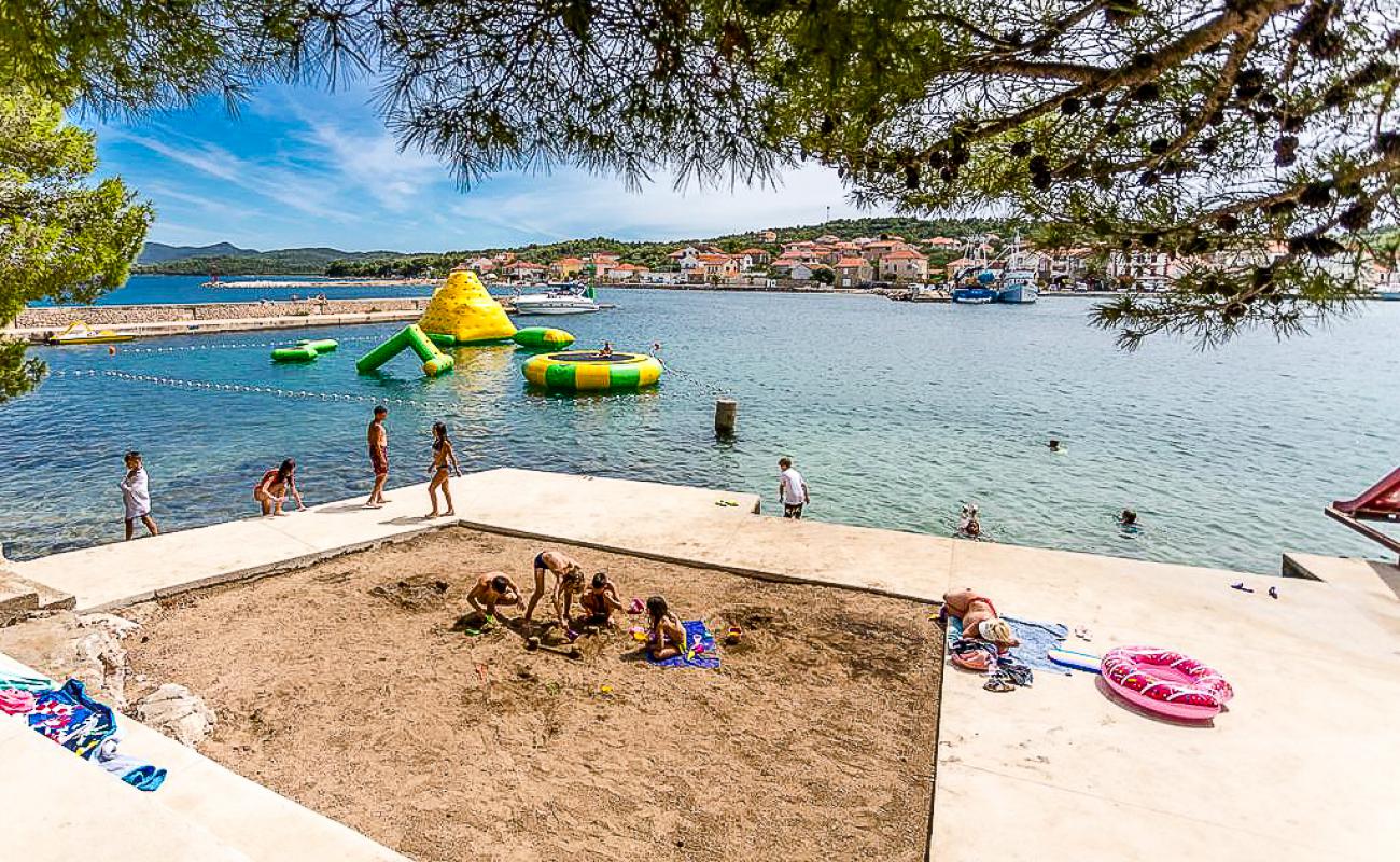 Foto af Beach Zelena Punta med sten overflade