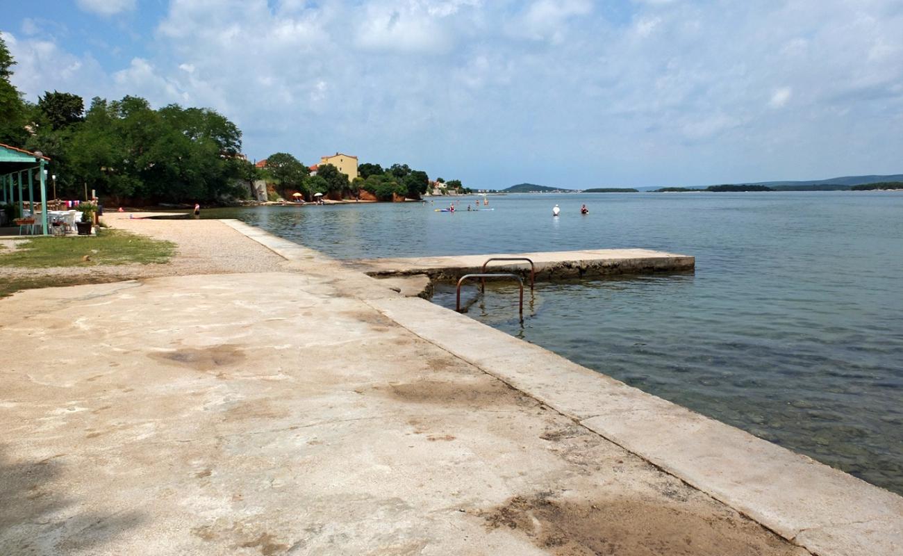 Foto af Plaza Vruljice med let sand og småsten overflade