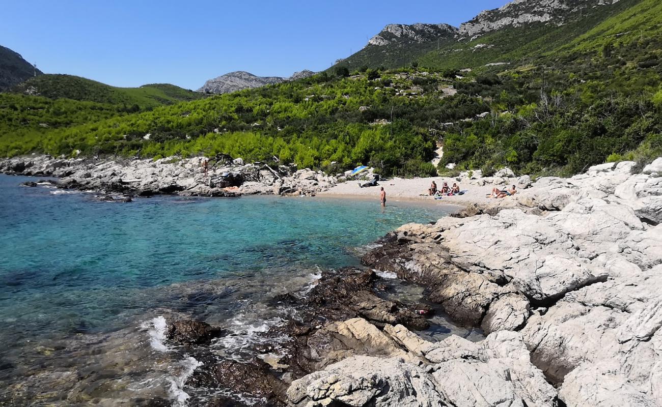 Foto af Beach Zamali med gråt sand og småsten overflade