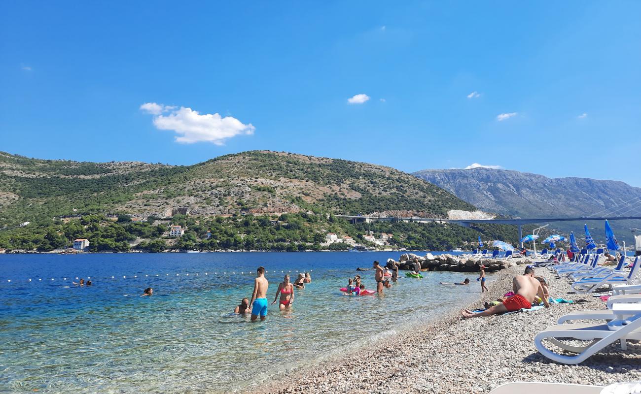 Foto af Mandrac Beach med grå sten overflade