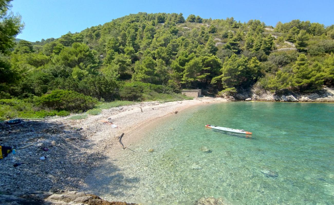 Foto af Slatina Bay med sten overflade