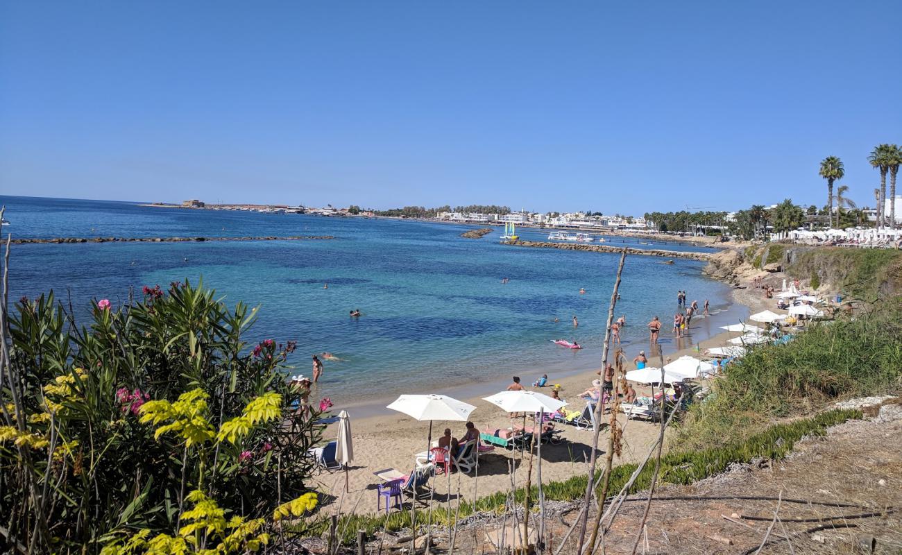 Foto af Alykes beach med lys sand overflade