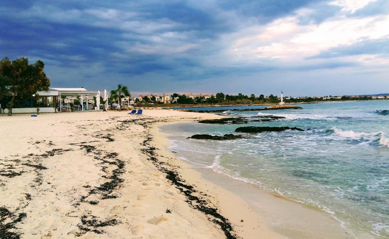 Foto af Liopetri beach med lys sand overflade