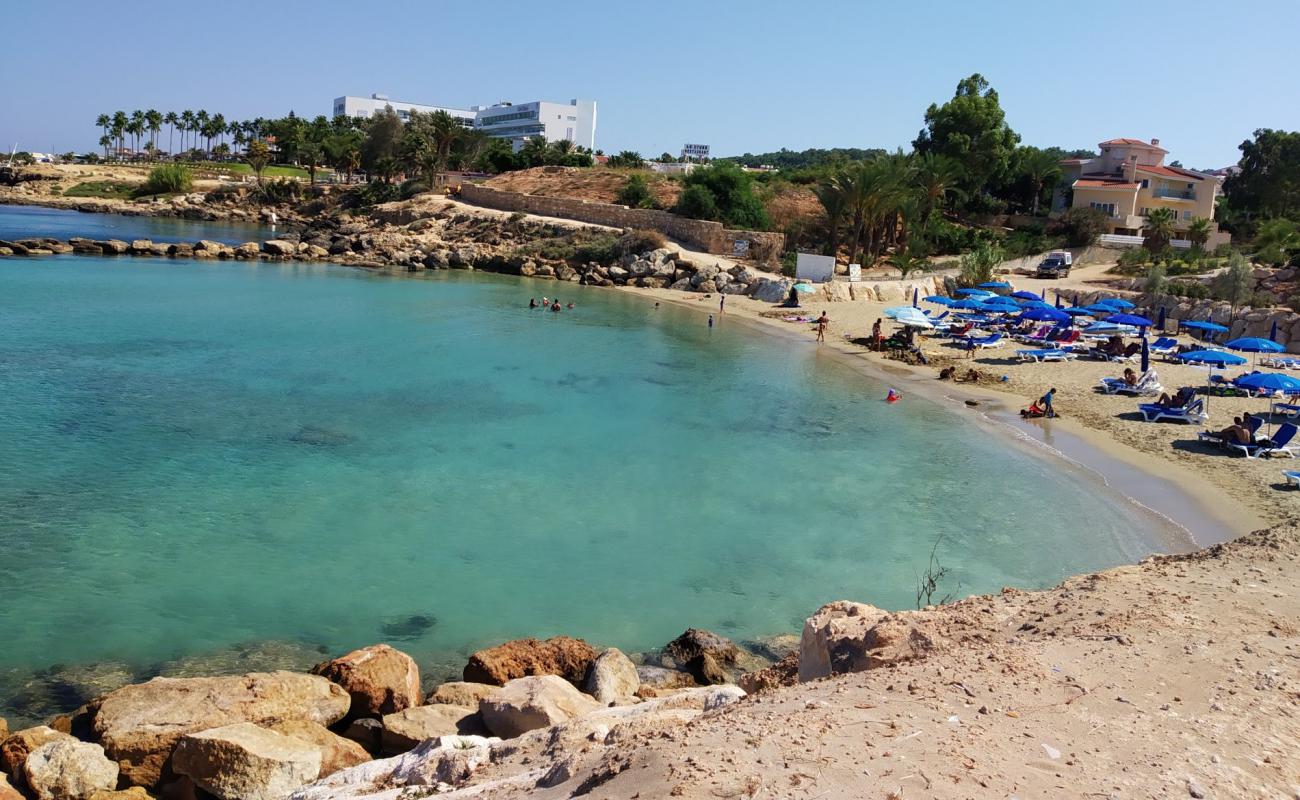 Foto af Vyzakia beach med lys fint sand overflade