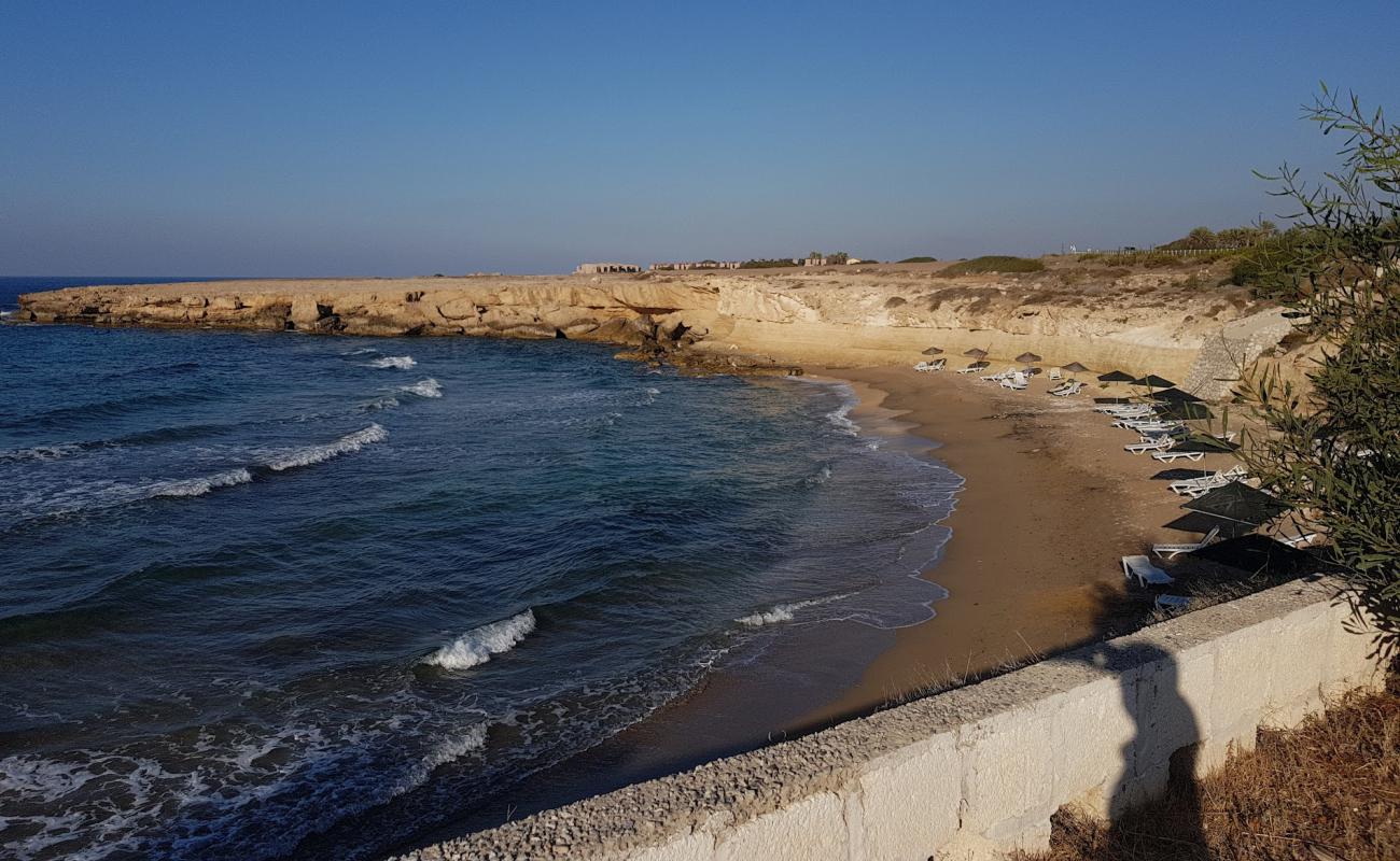 Foto af Yeni Erenkoy II med lys sand overflade