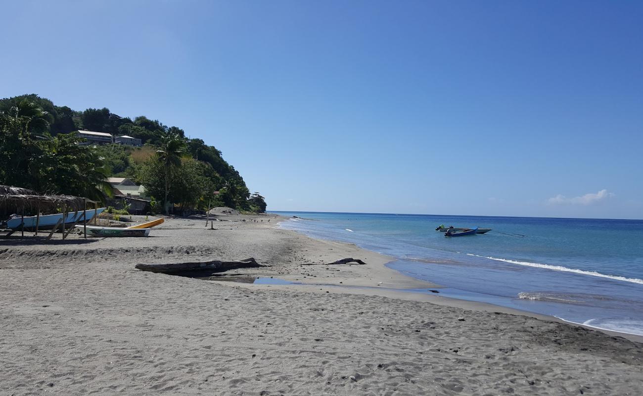 Foto af St Joseph Beach med grå sand overflade