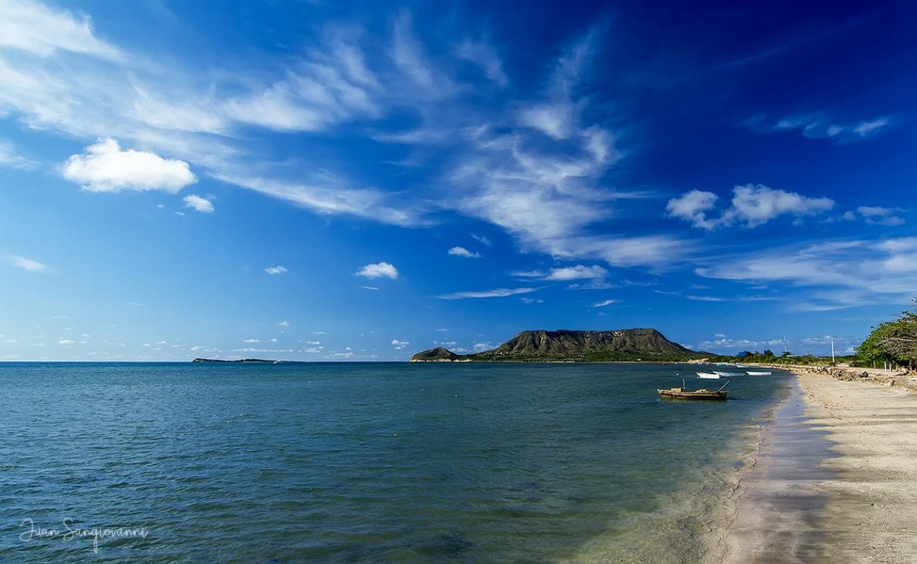 Foto af Playa Juan de Bolanos med let sand og småsten overflade