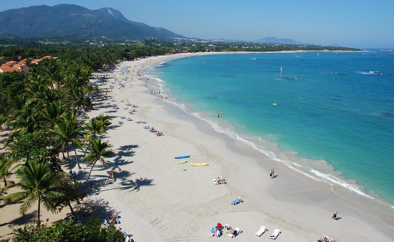 Foto af Costa dorada med lys fint sand overflade