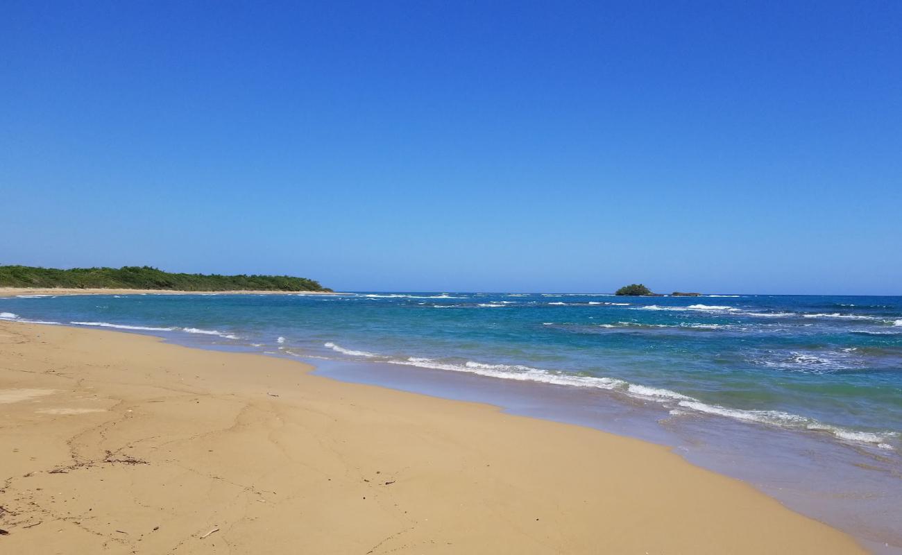 Foto af Playa de Cangrejo med lys sand overflade