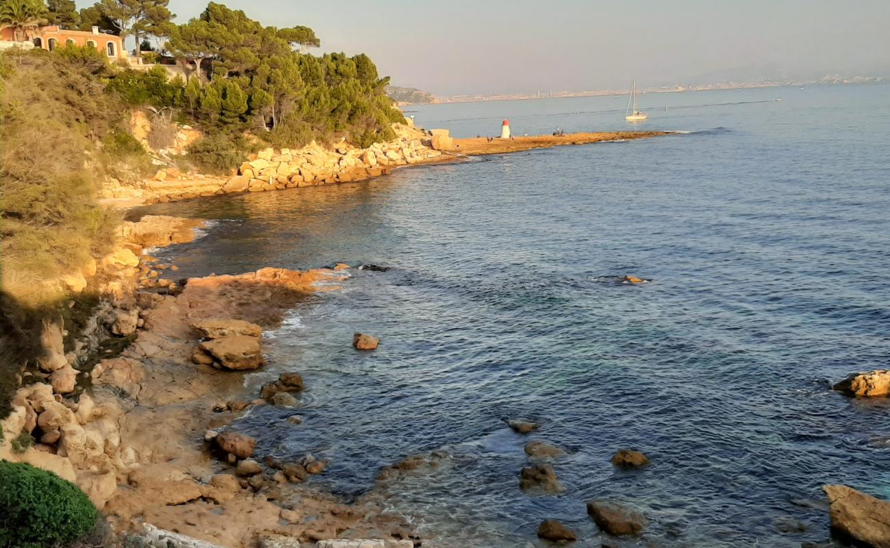 Foto af Fernandel beach med sten overflade