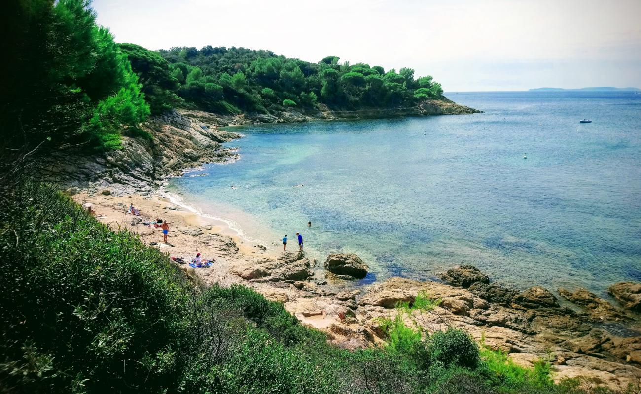 Foto af Plage de Gigaro med lyst sand & sten overflade