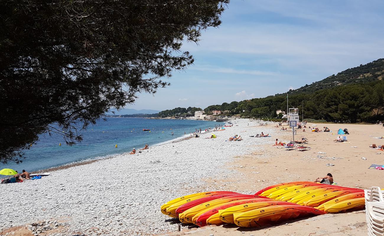 Foto af Plage du Debarquement med let sand og småsten overflade