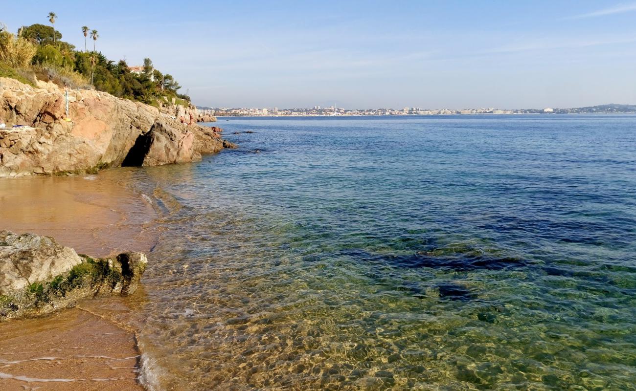 Foto af Plage de la batterie med let sand og småsten overflade