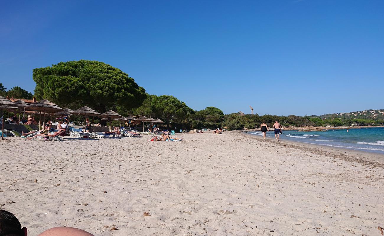 Foto af Plage de Pinarellu med lys sand overflade