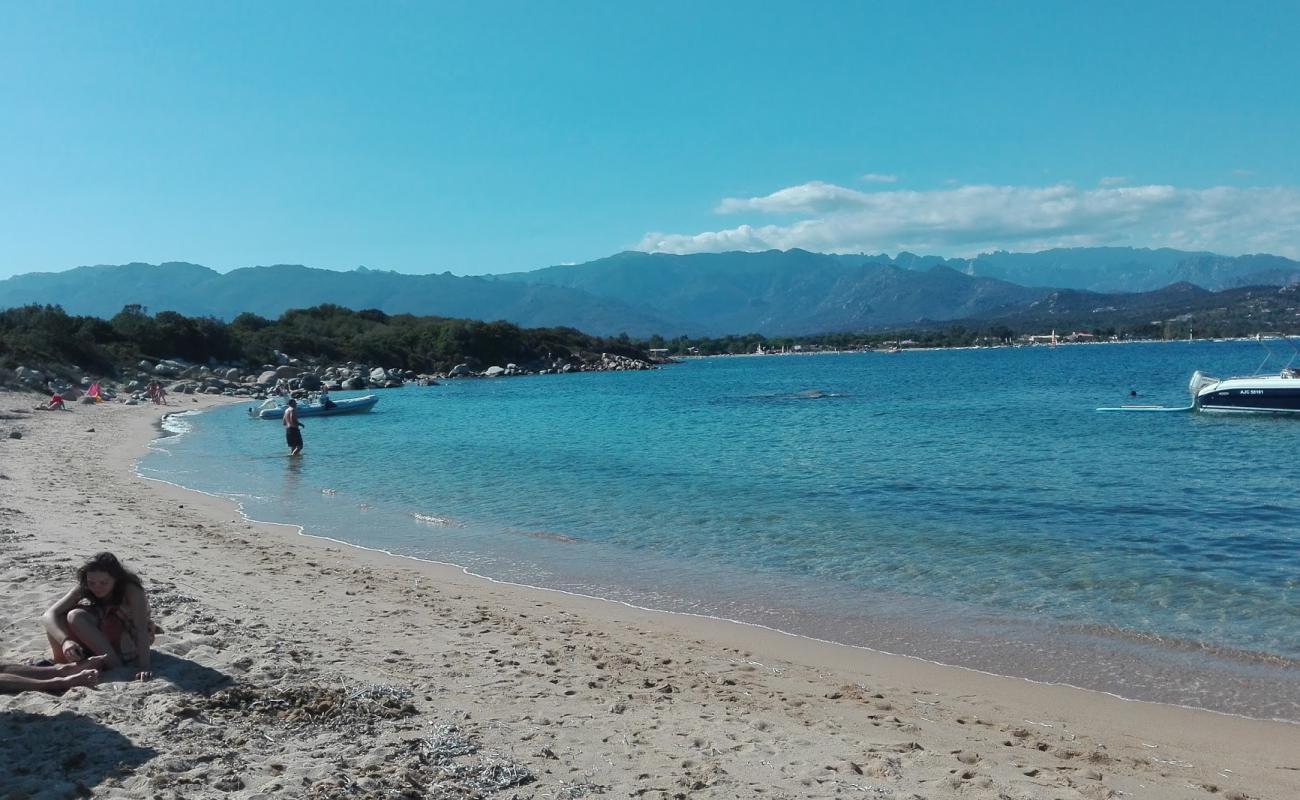 Foto af Plage de Pinarellu IV med lys sand overflade