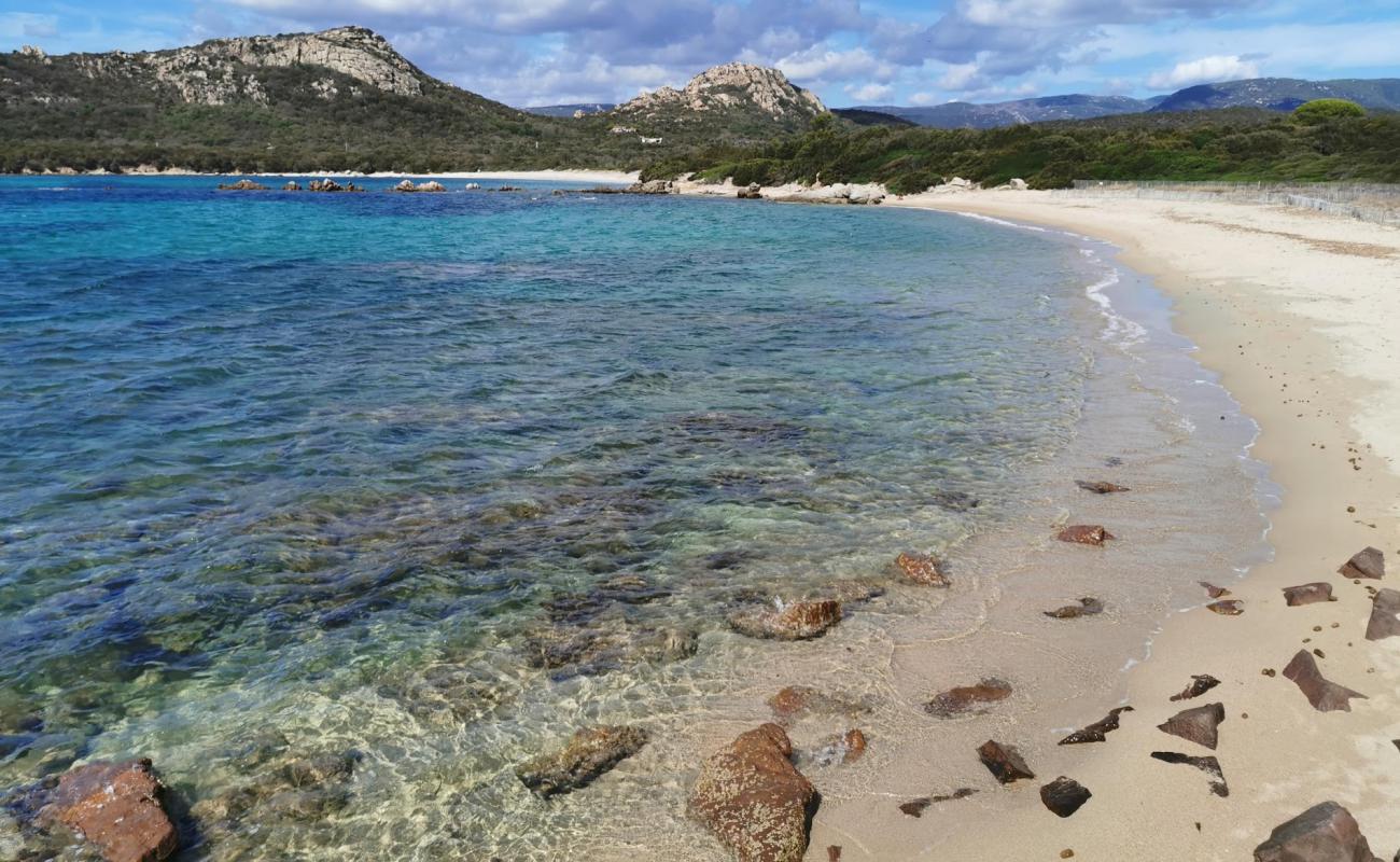 Foto af Chevanu beach II med lyst sand & sten overflade