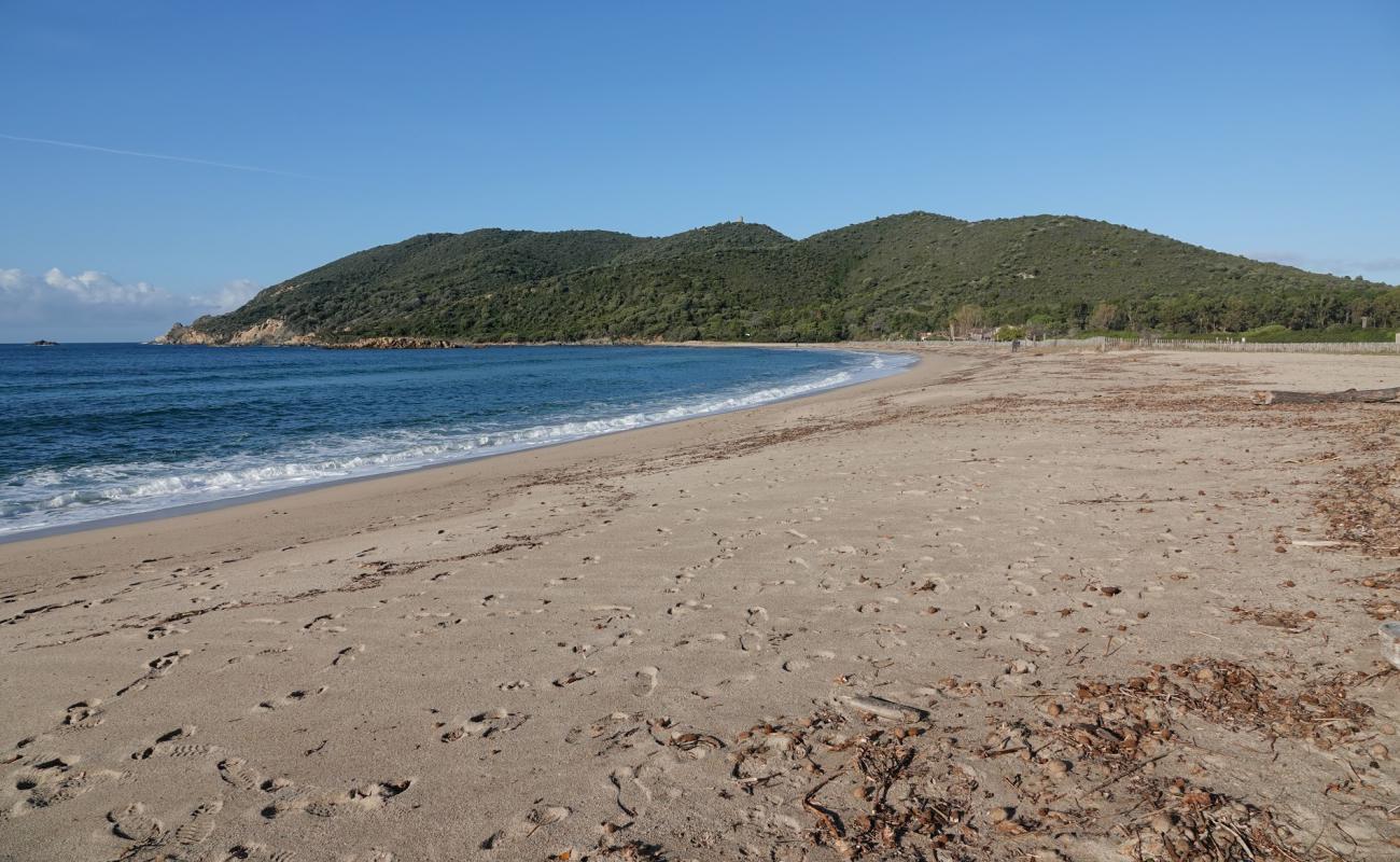 Foto af Plage De Chiuni med lys fint sand overflade