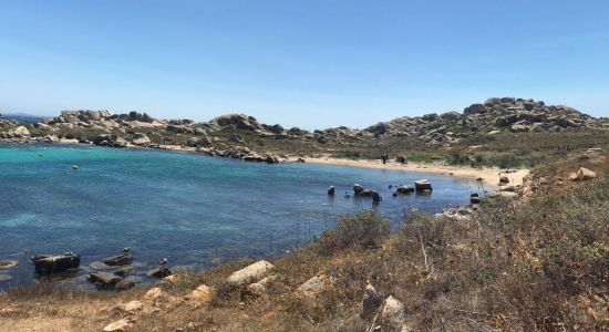 Cala Sderenaia Stranden