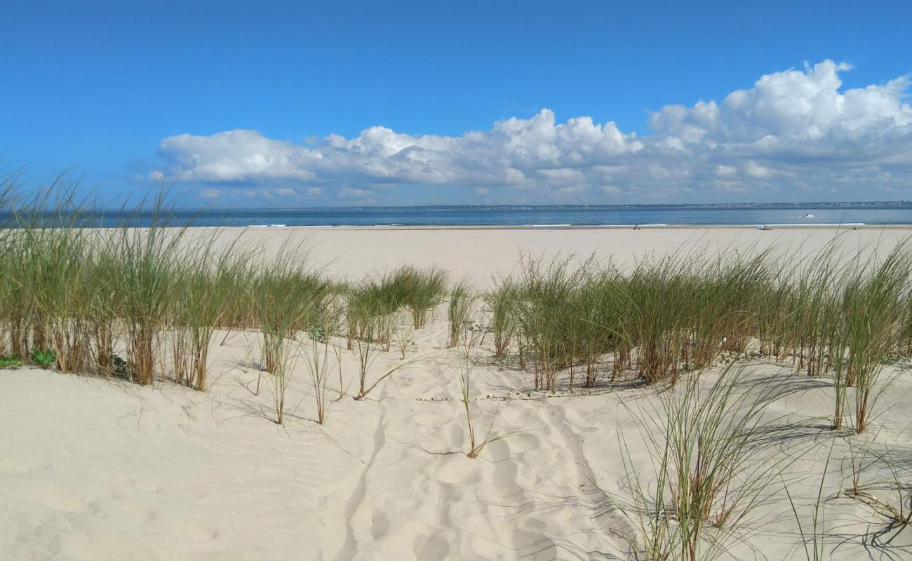 Foto af Plage St. Nicolas med hvidt sand overflade