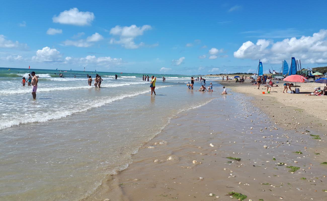 Foto af Gros Joncs beach med lys sand overflade