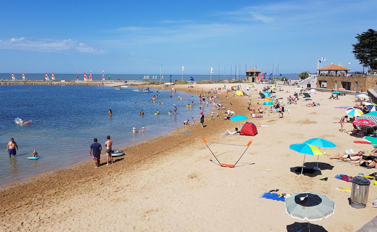 Foto af Bernerie beach med lys sand overflade