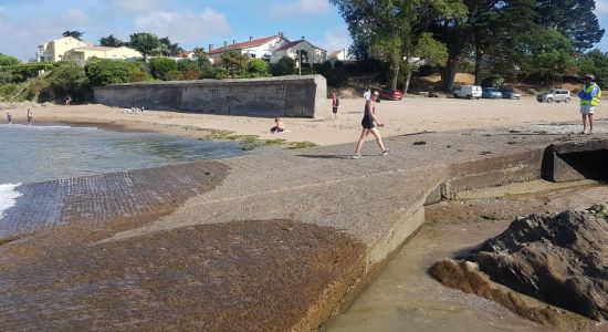 Port Giraud beach