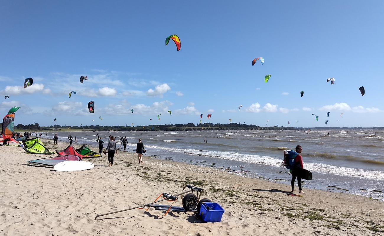 Foto af Plage de Pont-Mahe med lys sand overflade