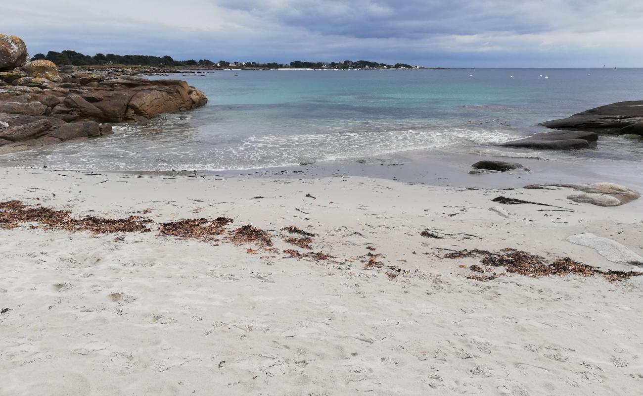 Foto af Plage de Kermingham med grå sand overflade