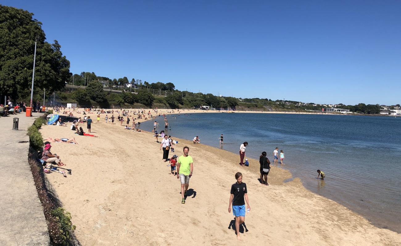 Foto af Plage du Moulin Blanc med lys sand overflade