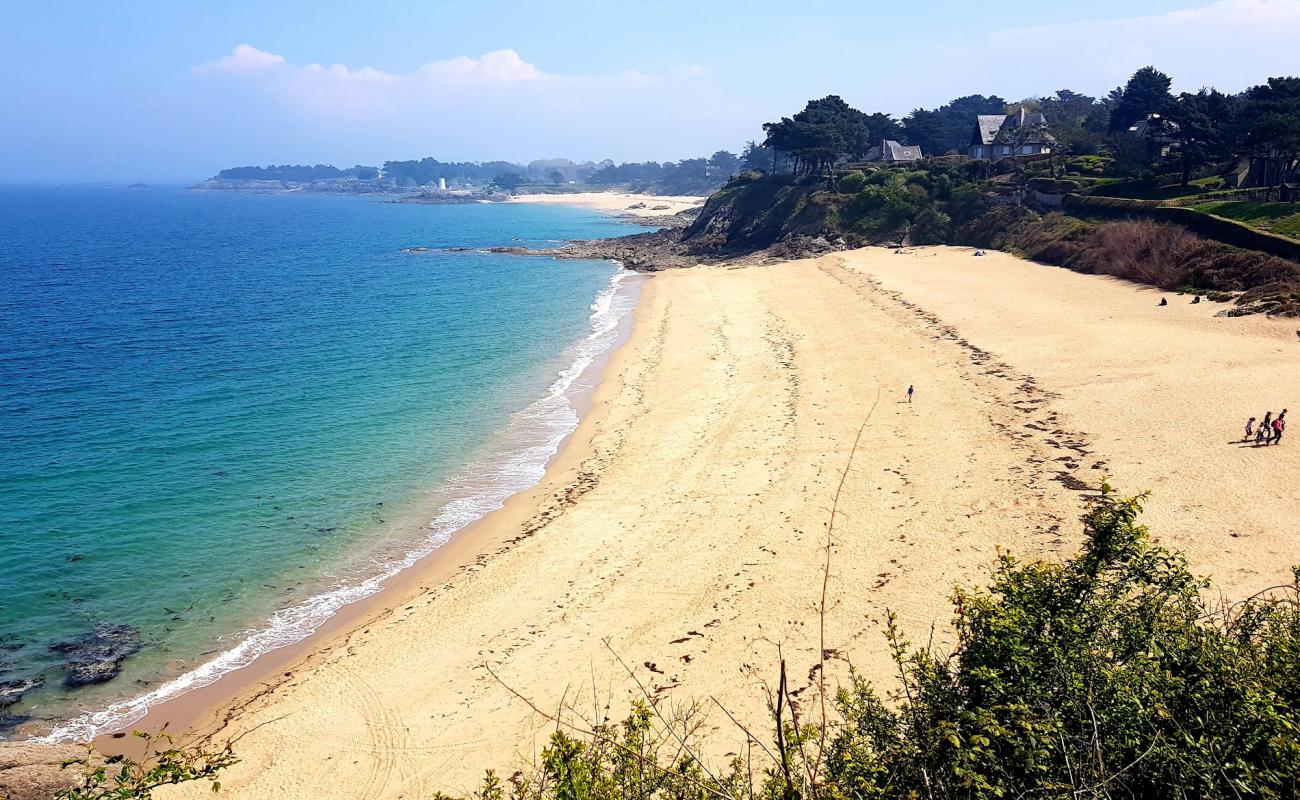 Foto af Plage de la Fosse aux Vaults med lys sand overflade