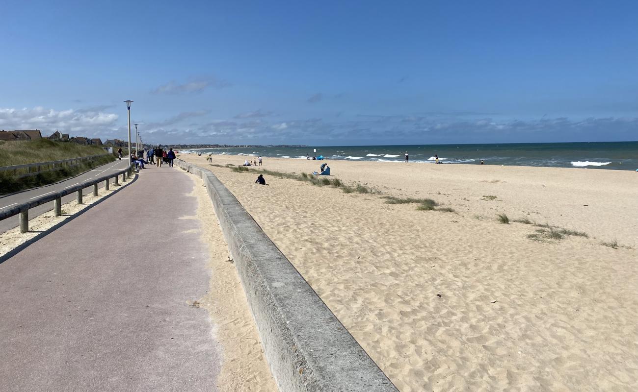 Foto af Ouistreham Strand med lys sand overflade