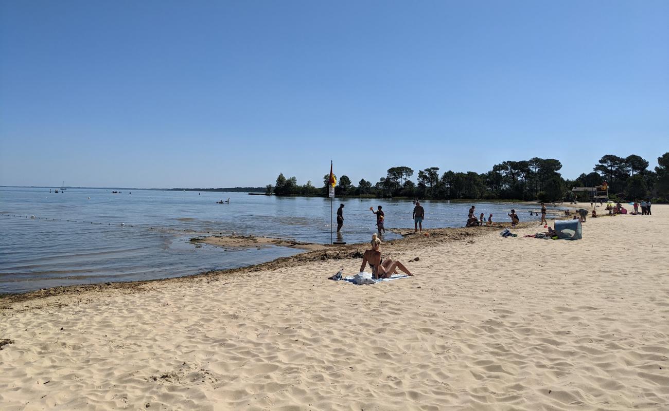 Foto af Plage Centrale Lac Biscarrosse med lys sand overflade