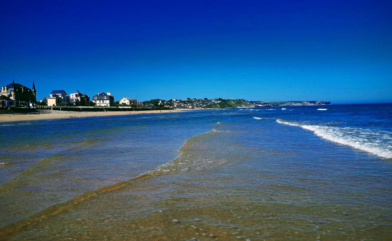 Foto af Asnelles Beach med lys sand overflade