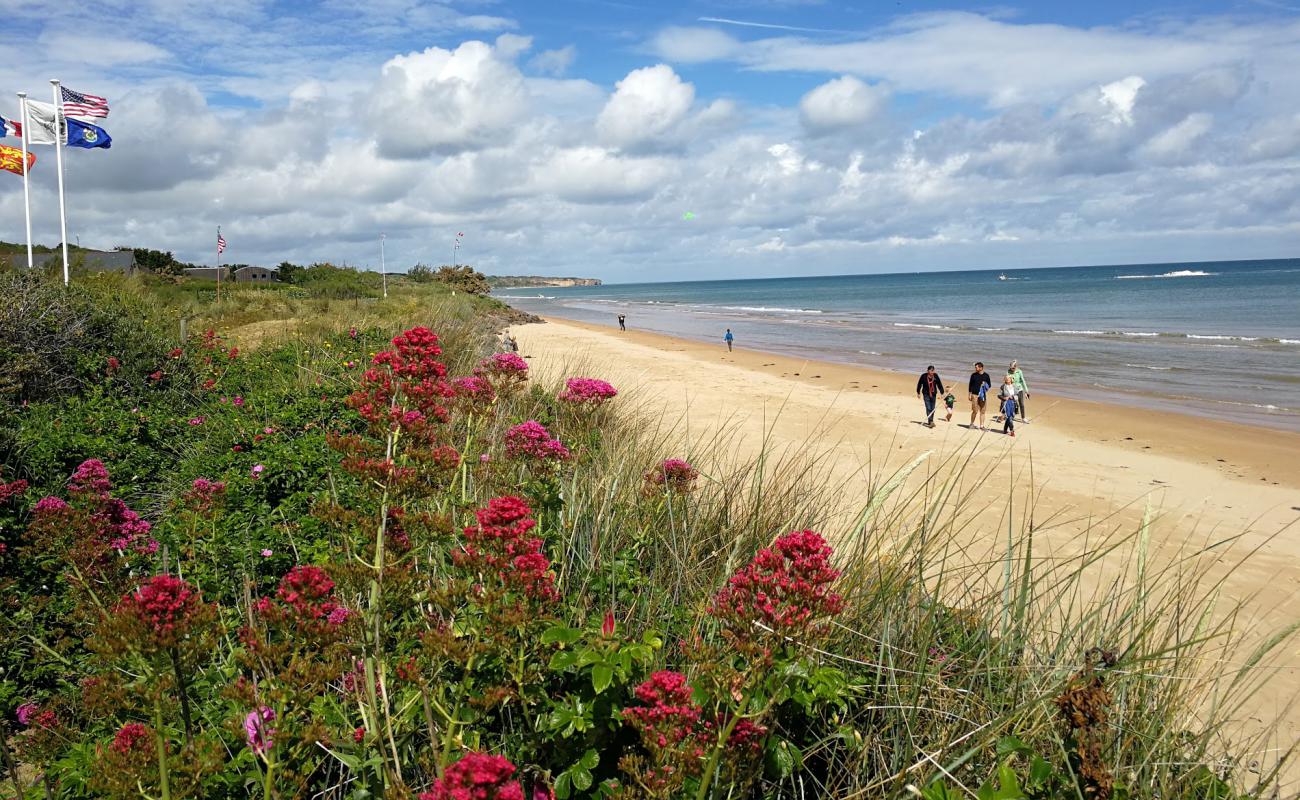 Foto af Omaha Beach med lys sand overflade