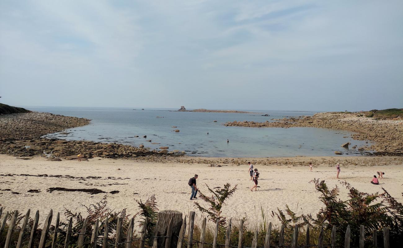 Foto af Plage de Porz Gwenn med lyst sand & sten overflade