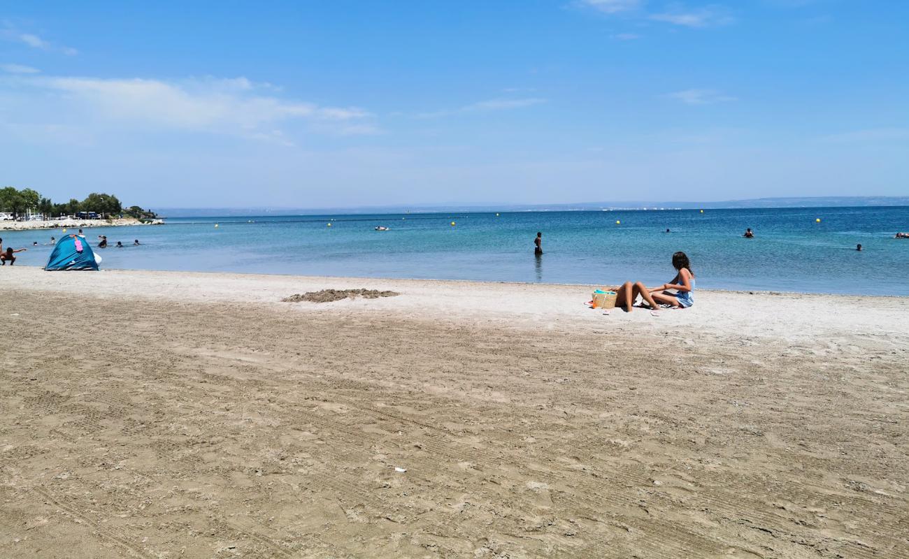 Foto af Plage de Ferrieres med lys sand overflade