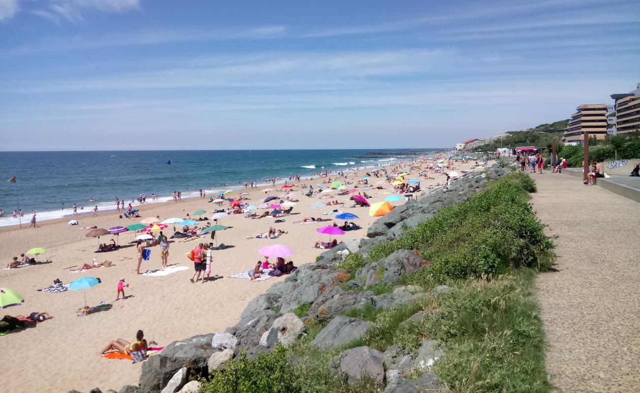 Foto af Plage De La Chambre D'Amour med lys sand overflade