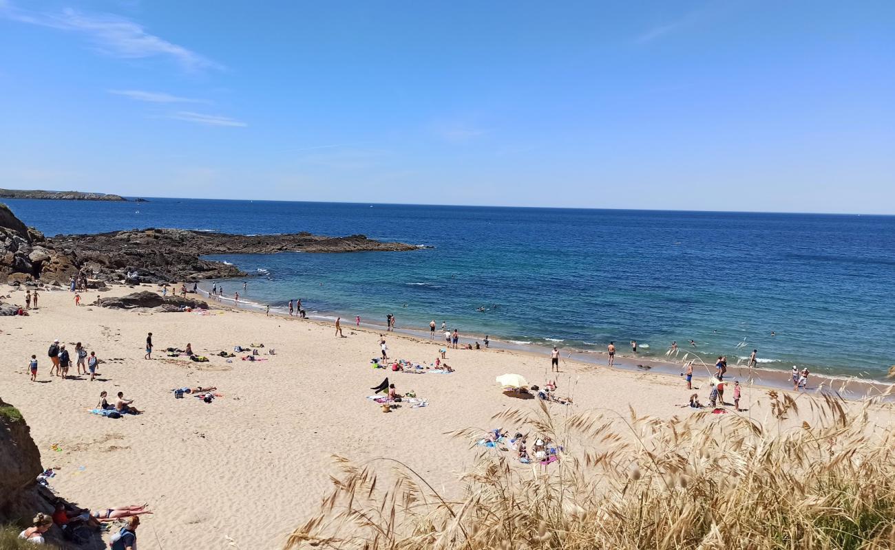 Foto af Plage de la Garde med lys sand overflade