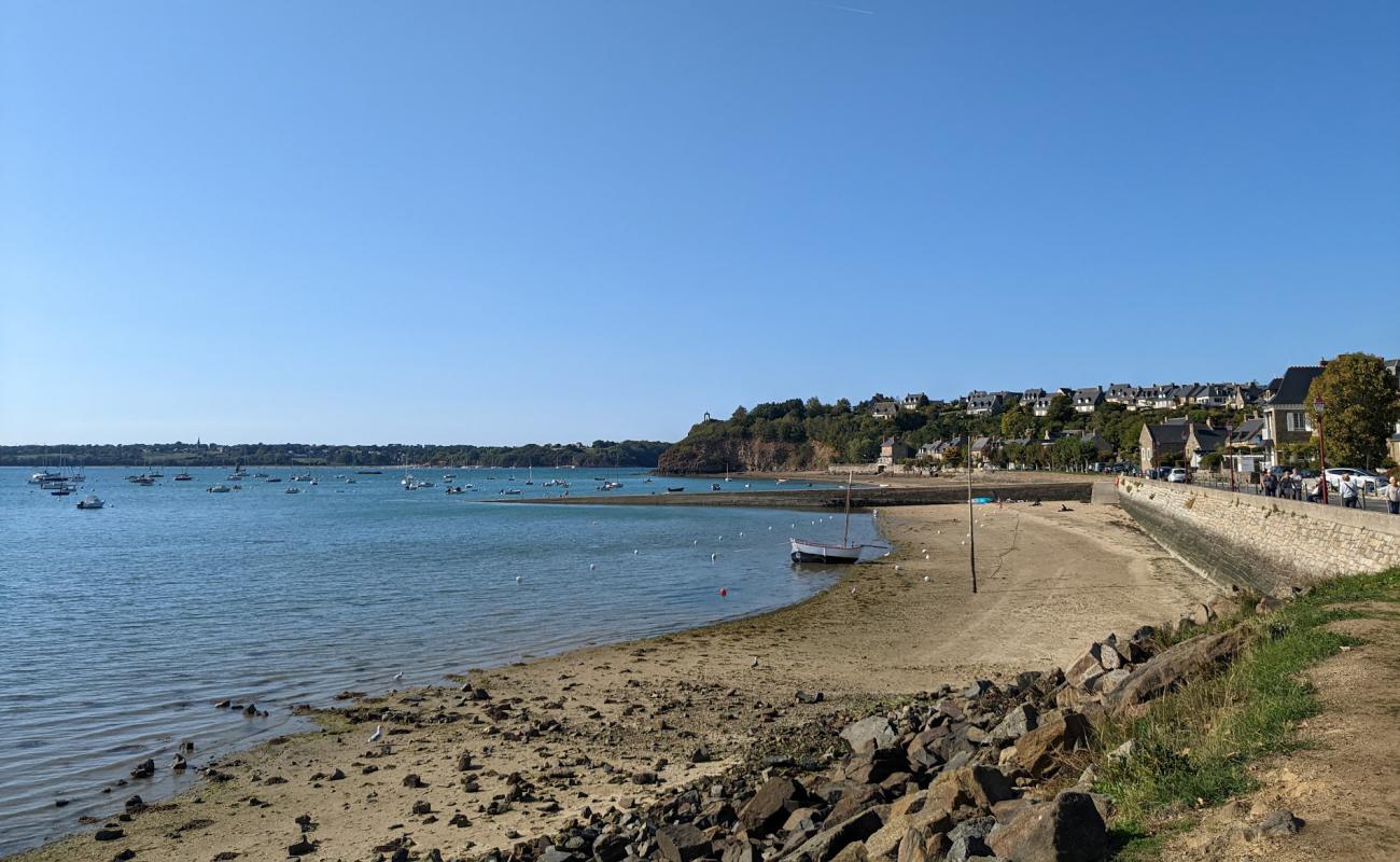 Foto af Plage de Saint-Suliac med lys sand overflade