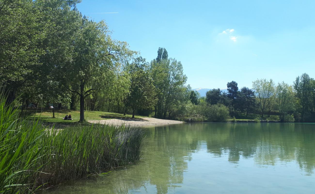 Foto af Plage du Plan d'Eau de Rumilly med lys sand overflade