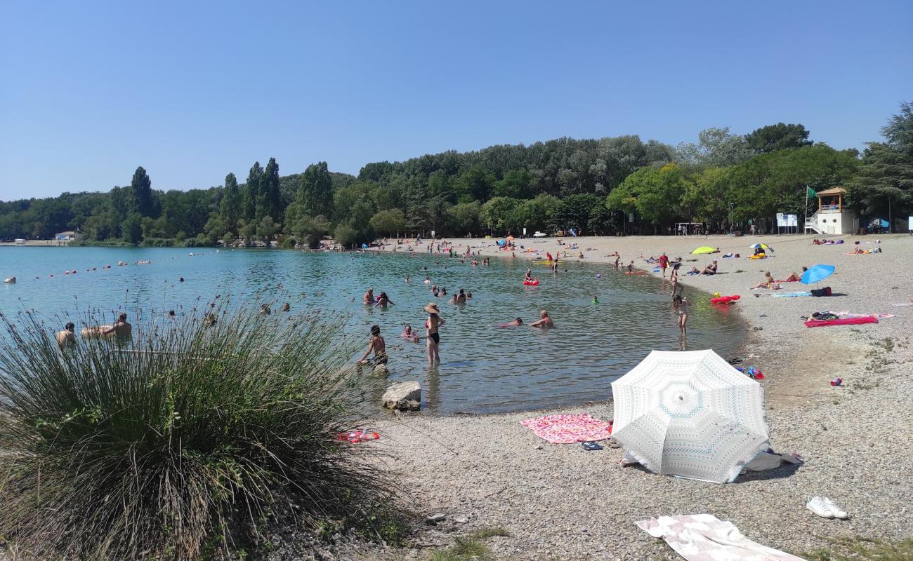 Foto af Plage Vannades med grå fin sten overflade